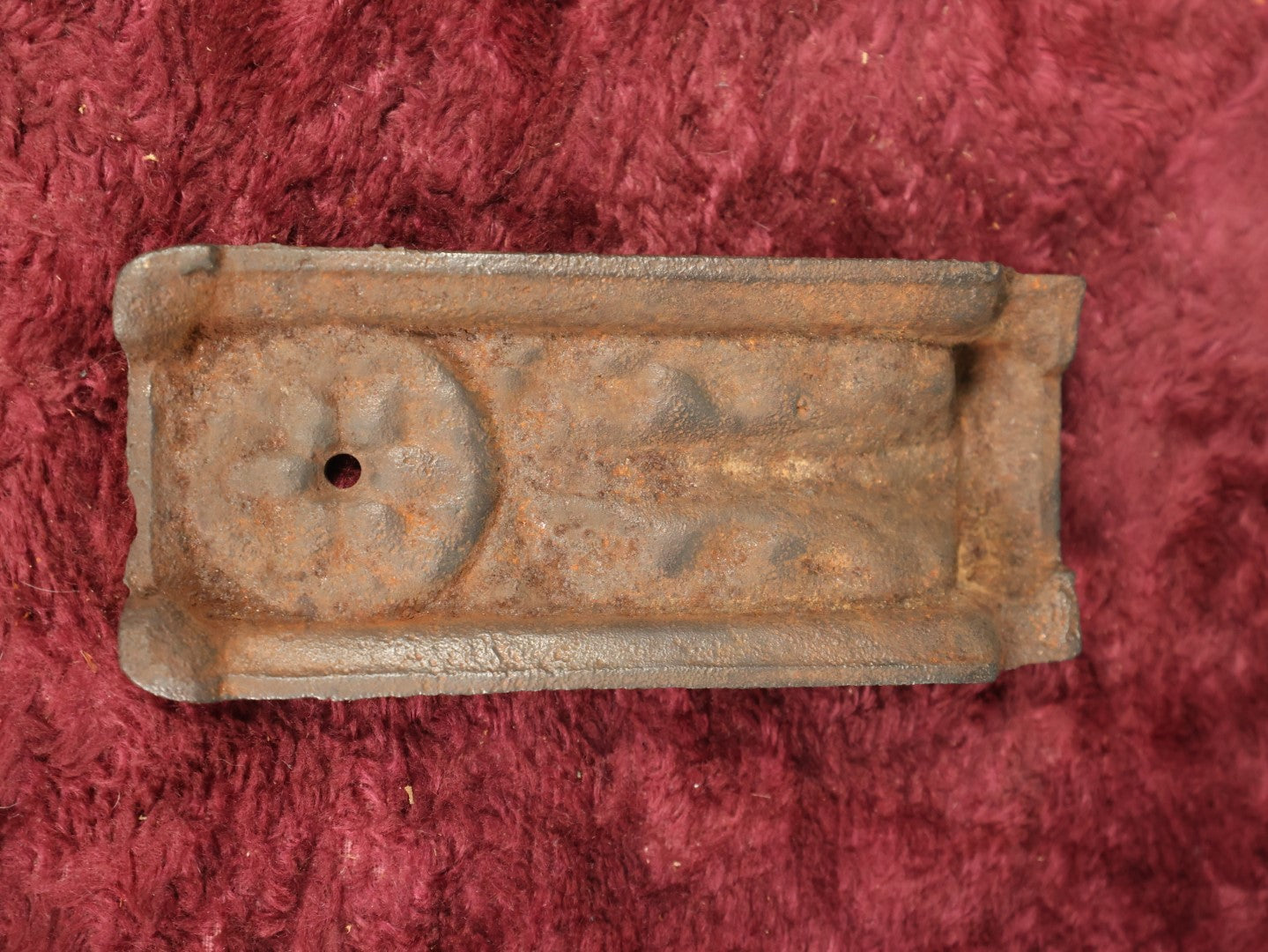 Lot 117 - Antique Cast Iron Metal Fragment With Acorn Design, Decorative Salvage