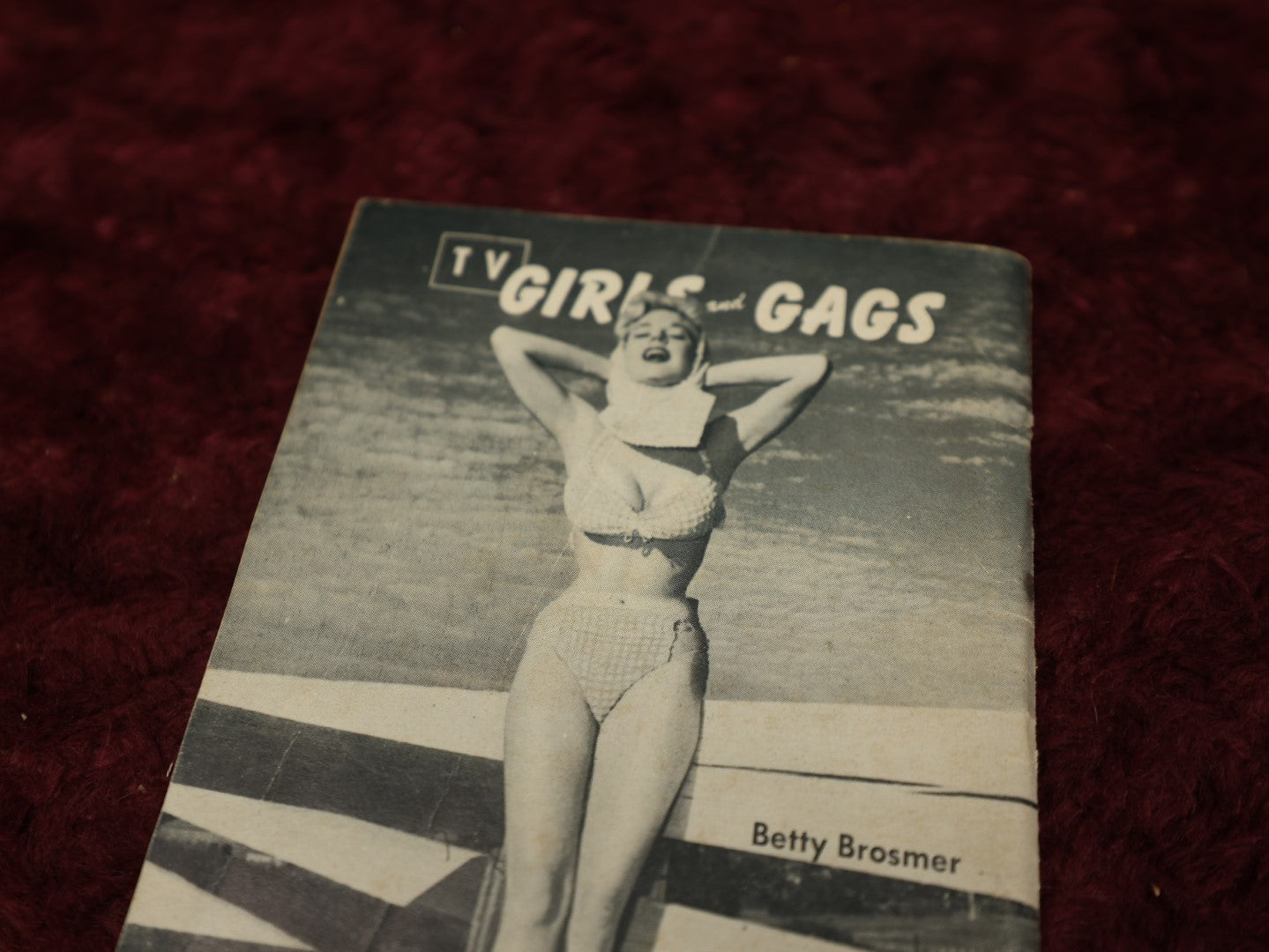 Lot 143 - Tv Girls And Gags Vintage May 1955 Men's Entertainment Magazine With Copics, Swimsuit Babes, And More