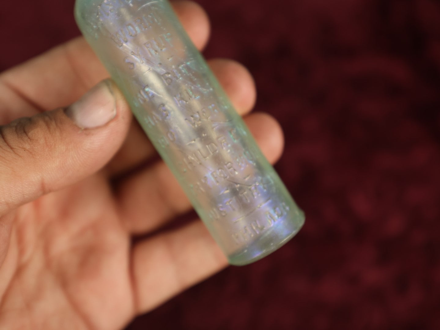 Lot 079 - Antique Glass Bottle For Bumstead's Worm Syrup, "One Bottle Has Killed 100 Worms, Children Cry For More, Just Try It," Philadelphia, Pennsylvania