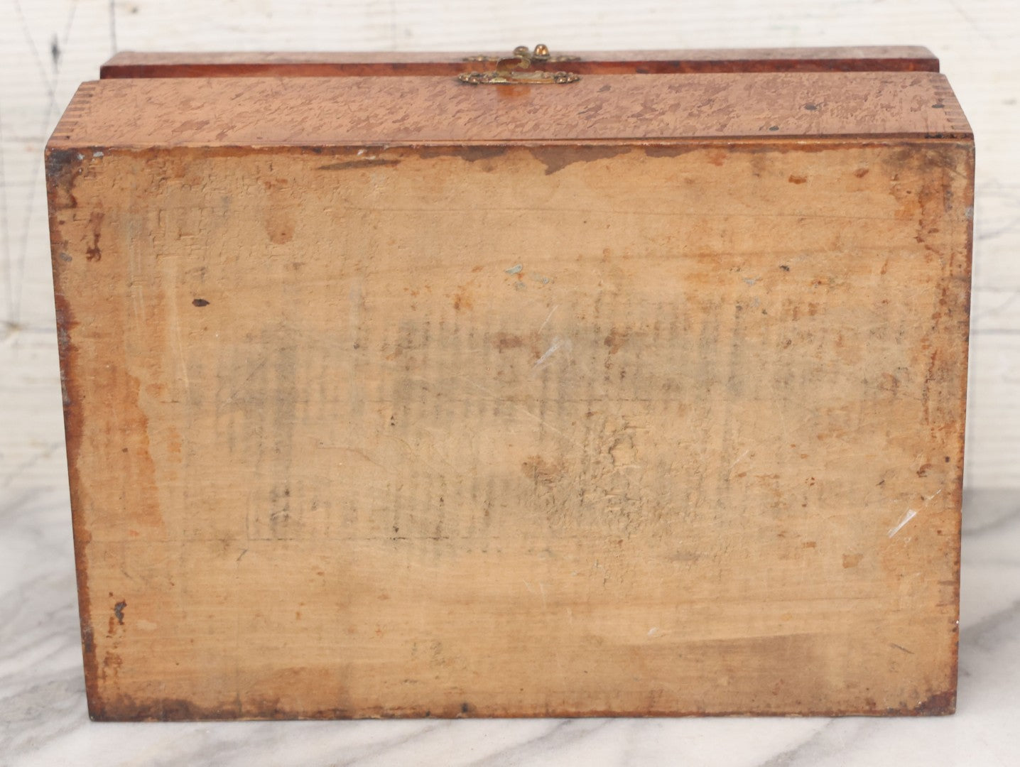 Lot 080 - Antique Finger Jointed Wooden Seed Store Display Box From E.M Lyman & Son, Inc, Lyman's Seeds, Springfield, Massachusetts, Circa 1922