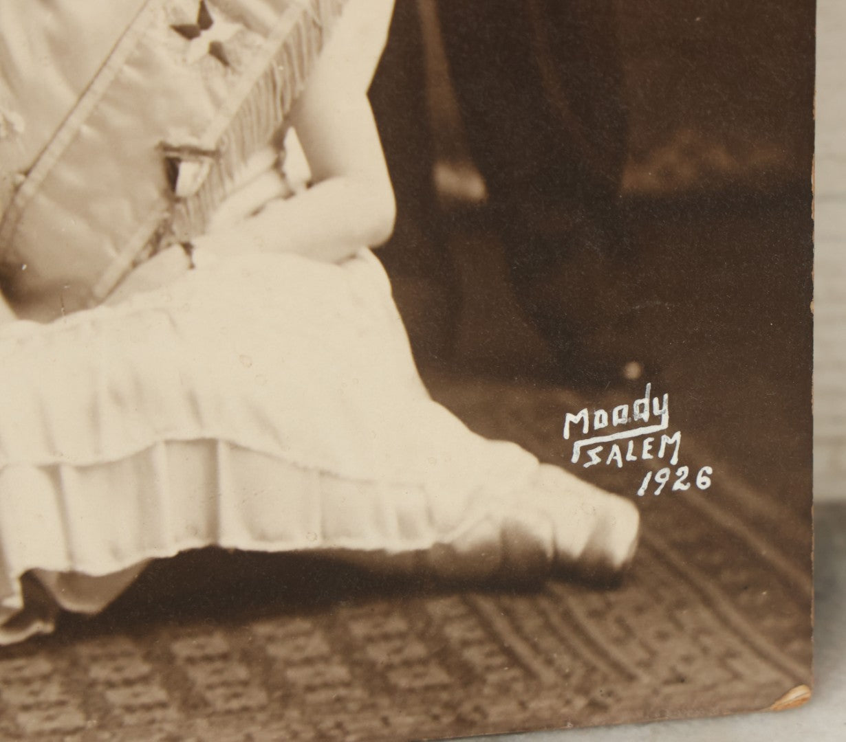 Lot 132 - Vintage Boarded Photograph Of Order Of The Eastern Star O.E.S. Women Members With Men, Women's Auxiliary Of The Freemasons, Moody Photographer, Salem, 1926