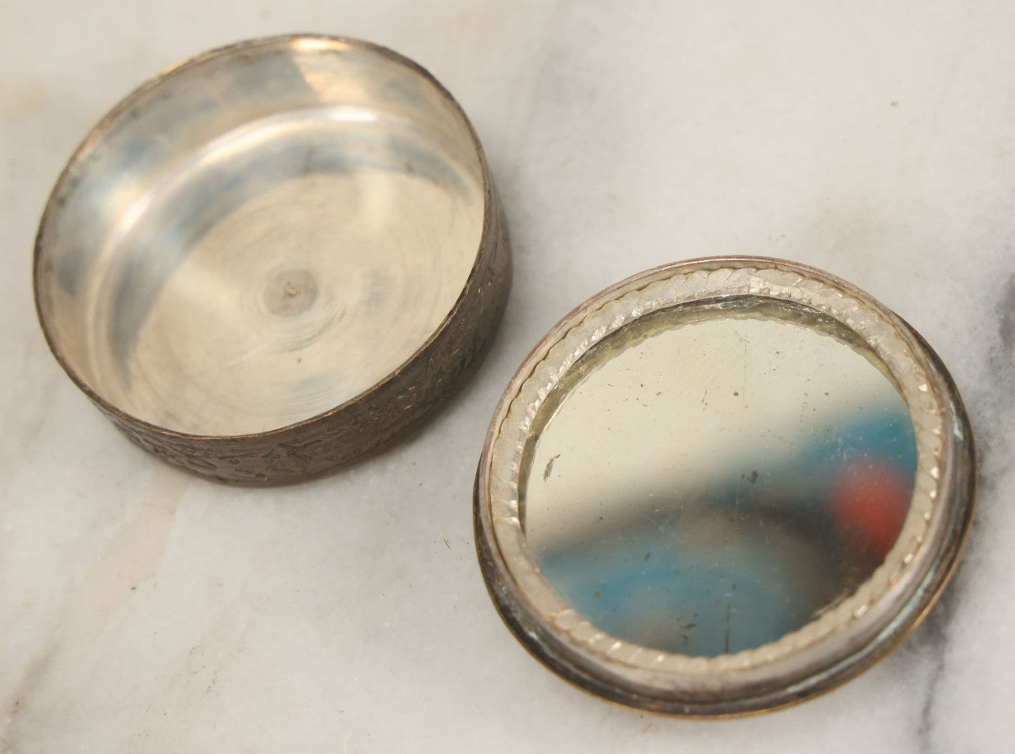 Lot 069 - Antique Persian Miniature Hand-Painted Mother-Of-Pearl Box, Equestrian Polo Scene, Mirrored Lid