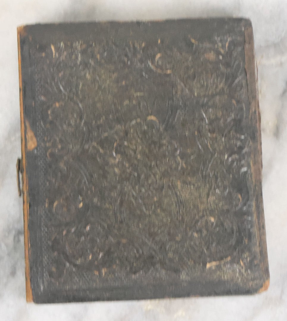 Lot 063 - Antique 1/9th Plate Tintype Photograph Of Pretty Young Woman Wearing Lace Collar And Cameo Brooch With Silvertone Background In Half Leatherette Union Case