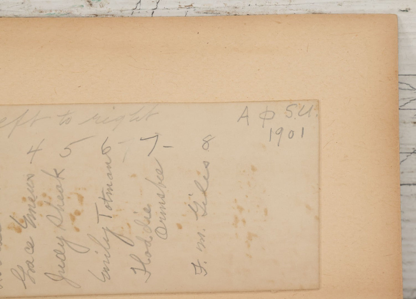 Lot 066 - Antique Boarded Photograph In Custom Cardstock Mat Of 8 Sorority Sisters From Alpha Phi (Αφ), 1901, Identified On Verso