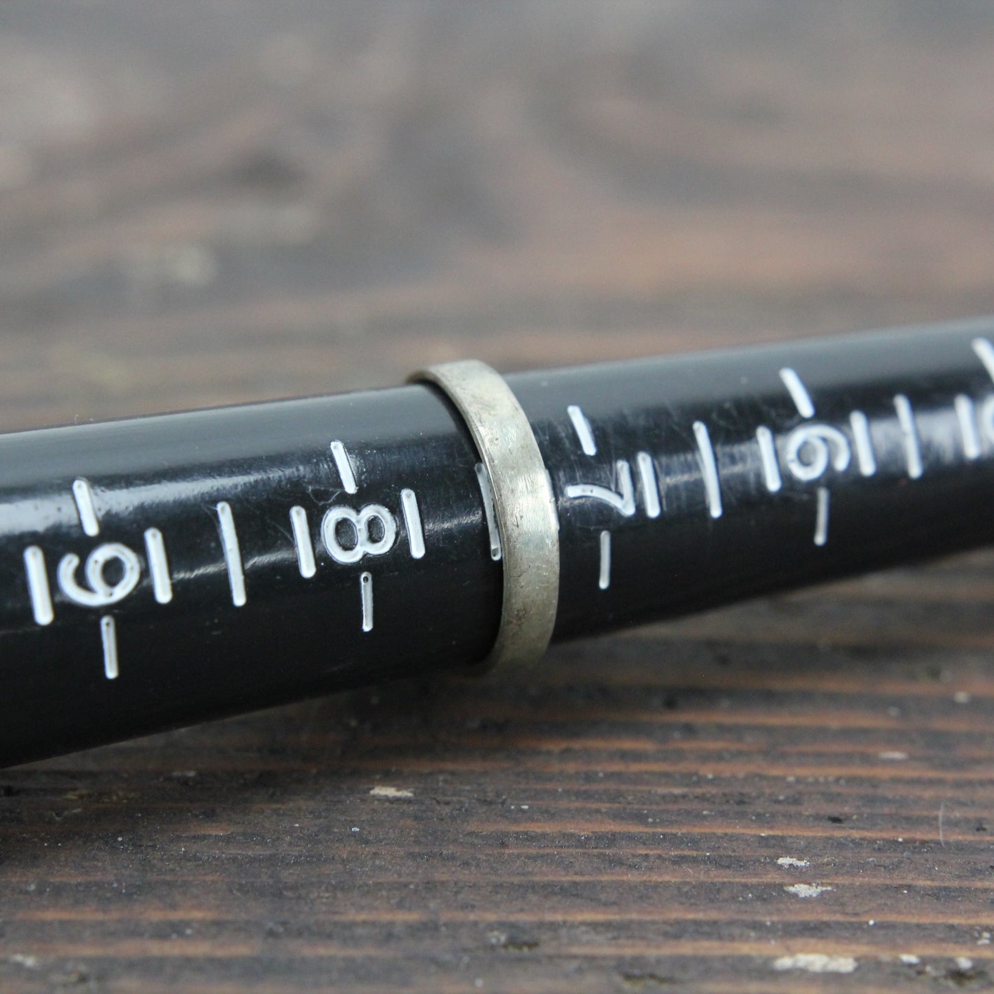 Sterling Silver Ring with Mother of Pearl - Size 7.5