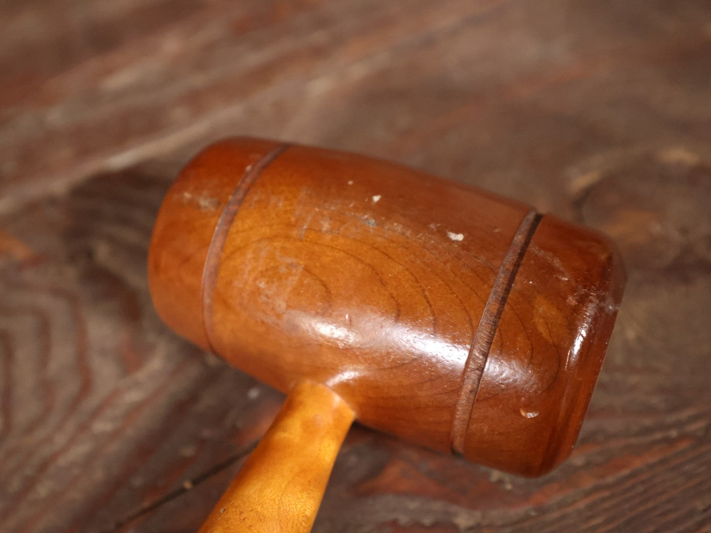 Vintage Wooden Mallet With Attractive Real Wood Grain And Polished Veneer, Auctioneer'S Gavel