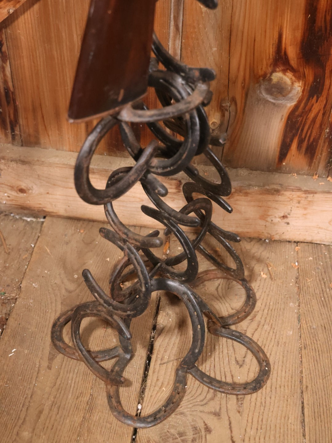 Vintage Western Folk Art Sculpture, Welded Horseshoes And Antique Rifle, Coat Stand Or Lamp, Likely Unfinished