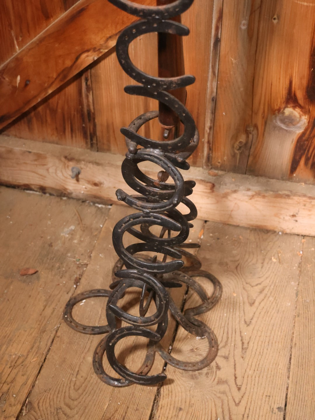 Vintage Western Folk Art Sculpture, Welded Horseshoes And Antique Rifle, Coat Stand Or Lamp, Likely Unfinished