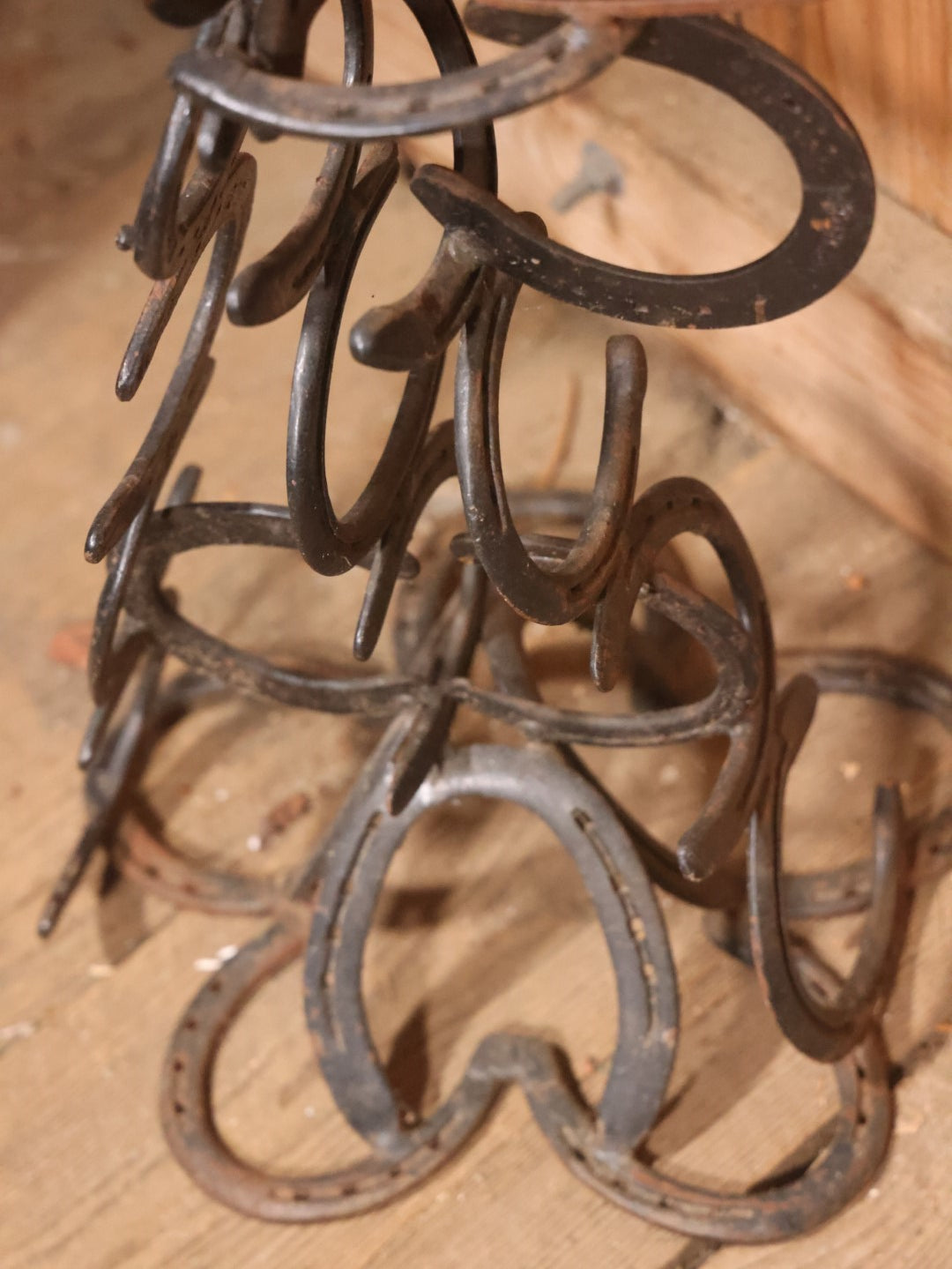 Vintage Western Folk Art Sculpture, Welded Horseshoes And Antique Rifle, Coat Stand Or Lamp, Likely Unfinished