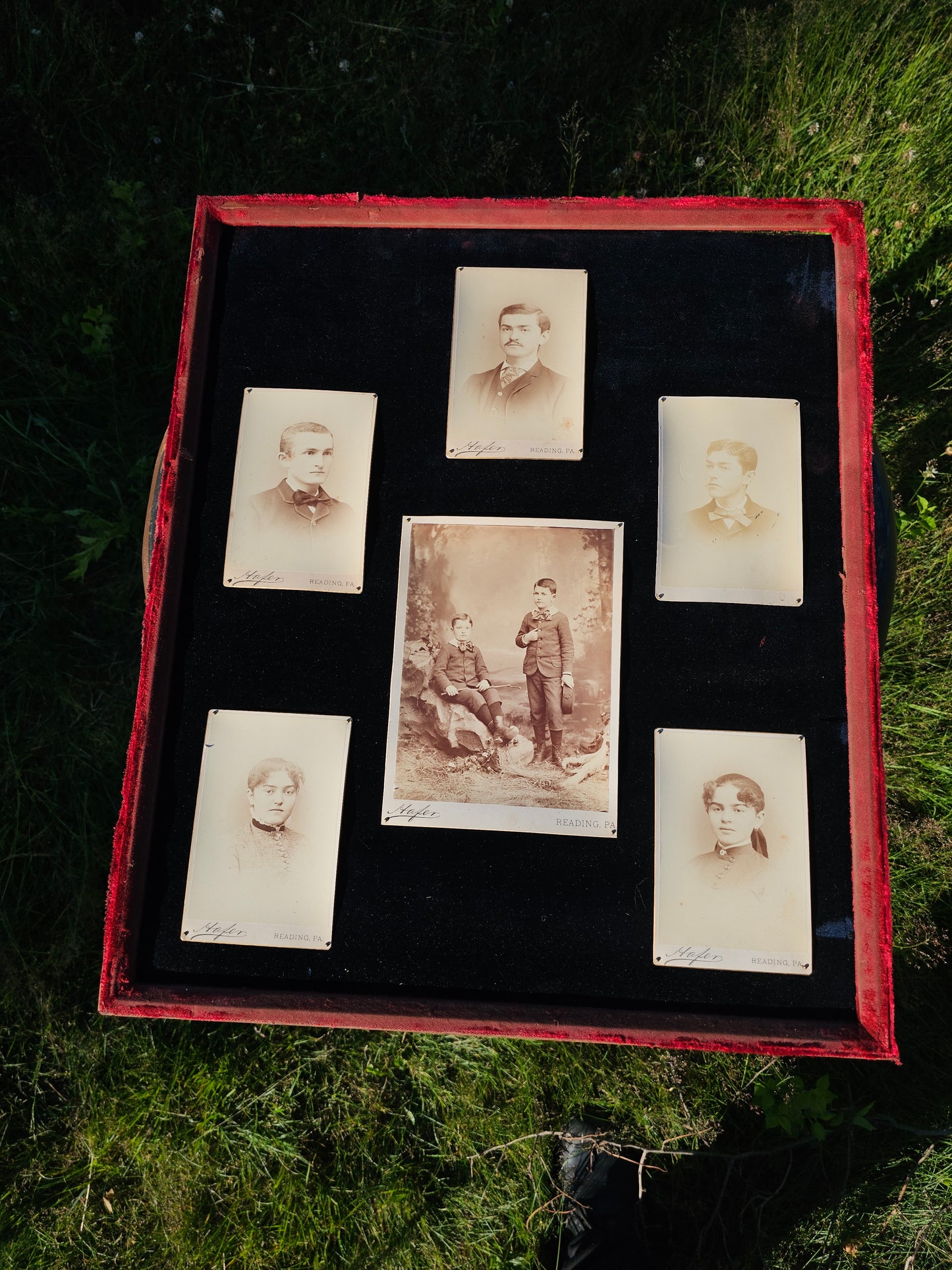 Reading, Pennsylvania Family Cabinet Card Portrait Photo Archive Display, Including Six Photos