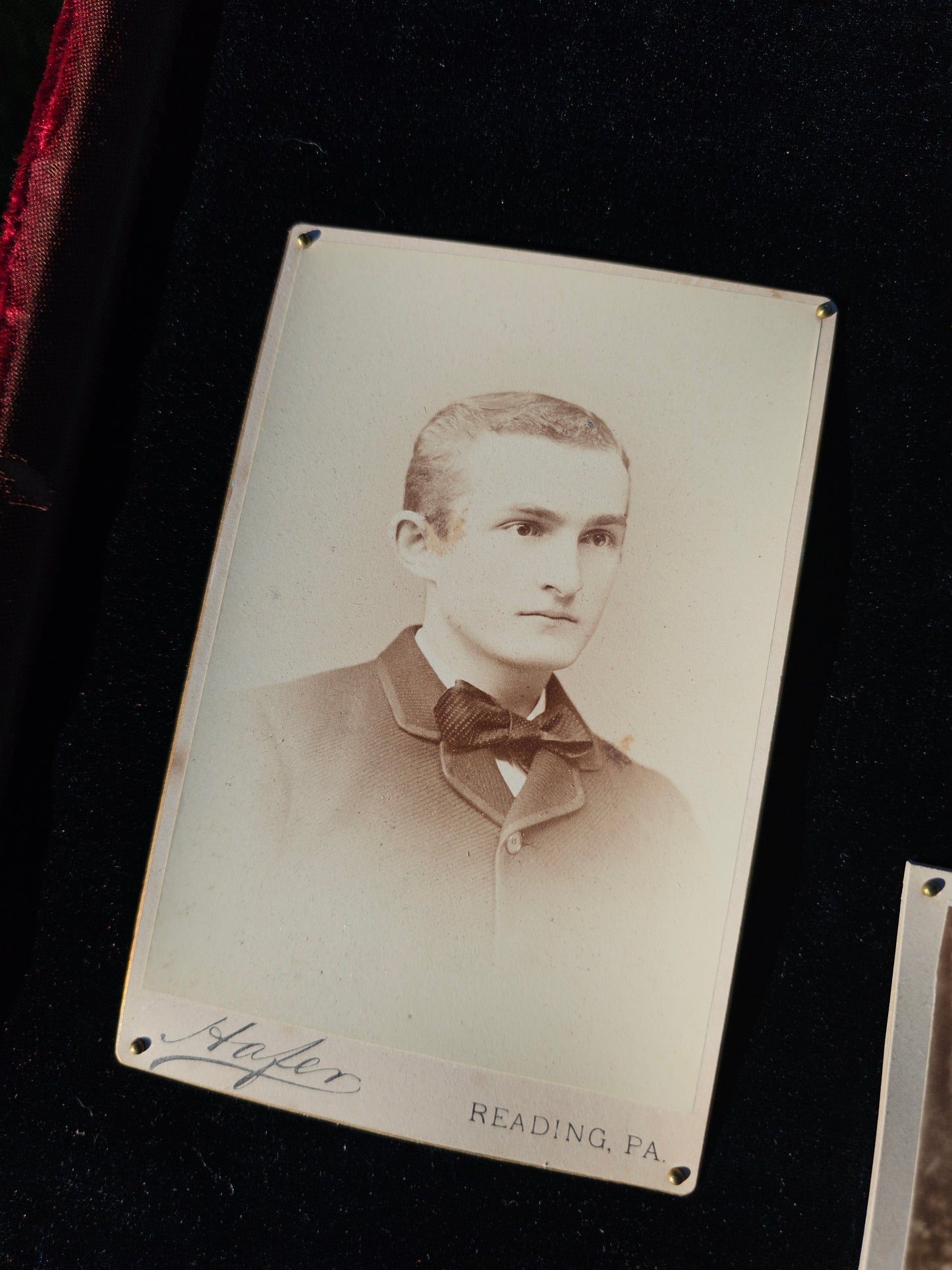 Reading, Pennsylvania Family Cabinet Card Portrait Photo Archive Display, Including Six Photos