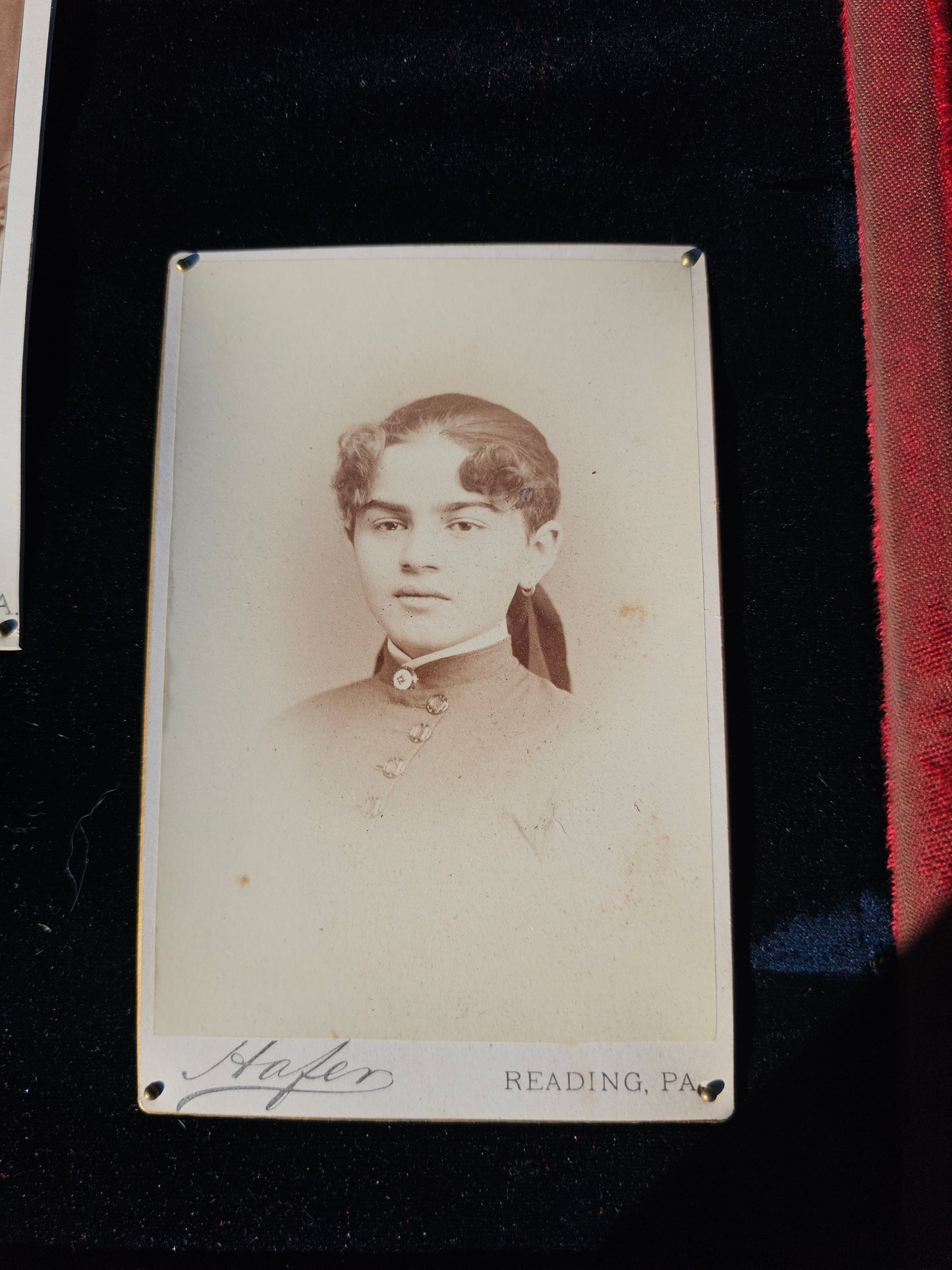 Reading, Pennsylvania Family Cabinet Card Portrait Photo Archive Display, Including Six Photos