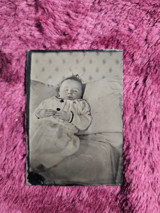 Post Mortem Tintype Of Baby