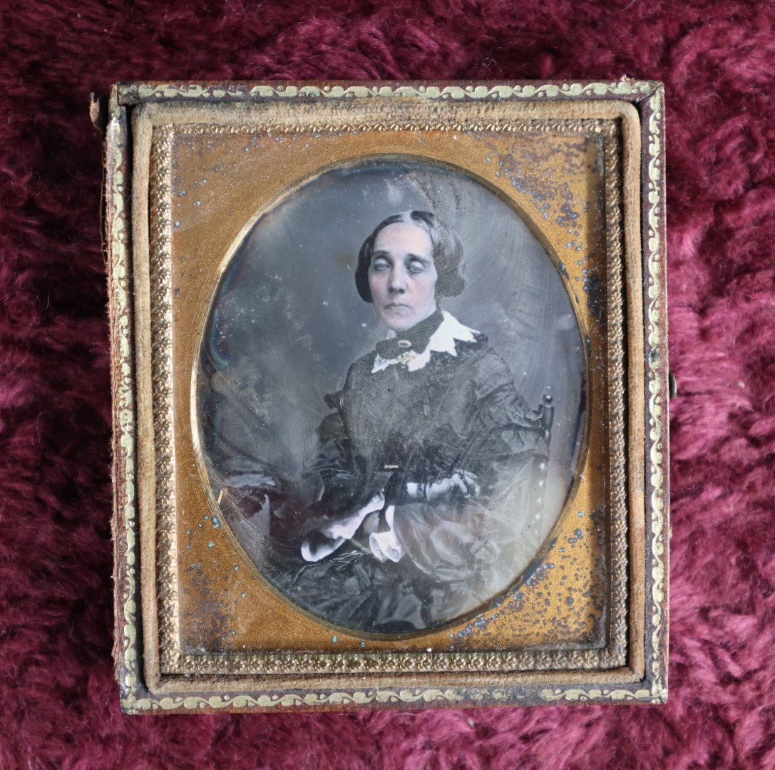 Lot 039 - Antique 6Th Plate Daguerrerotype Photograph Of Woman With Strange Looking Eyes, Face, Half Leatherette Case