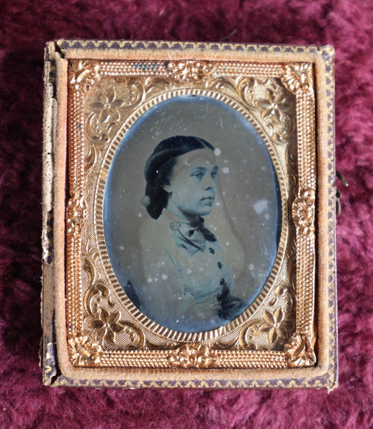 Lot 043 - Antique 9Th Plate Ambrotype Photo Of Young Woman In Partial Profile In Half Leatherette Case