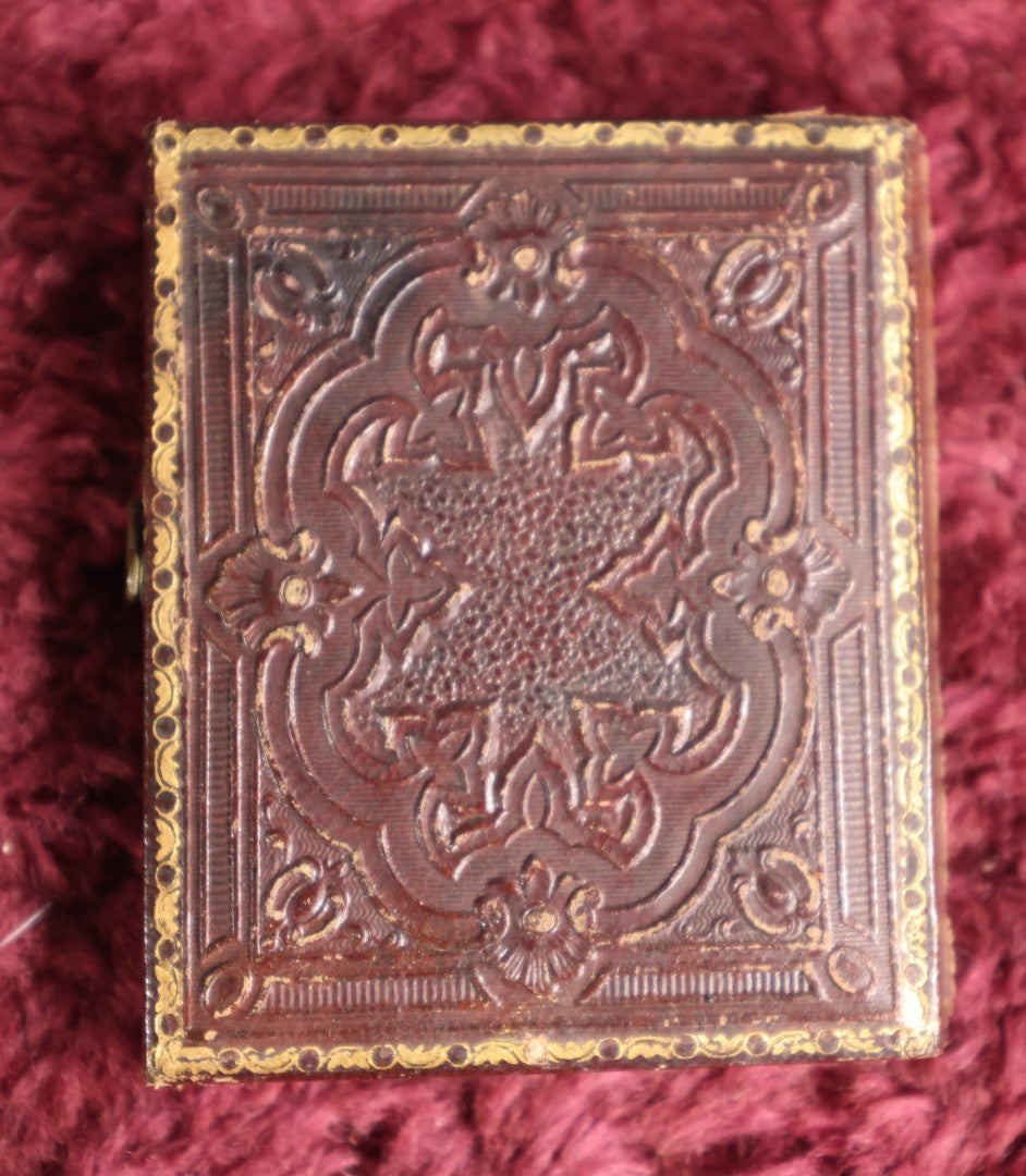 Lot 043 - Antique 9Th Plate Ambrotype Photo Of Young Woman In Partial Profile In Half Leatherette Case