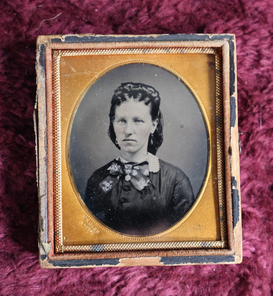 Lot 046 - Antique 6Th Plate Tintype Photohgraph Of Pretty Young Woman, L.R. Gard, Artist, Marked Mat