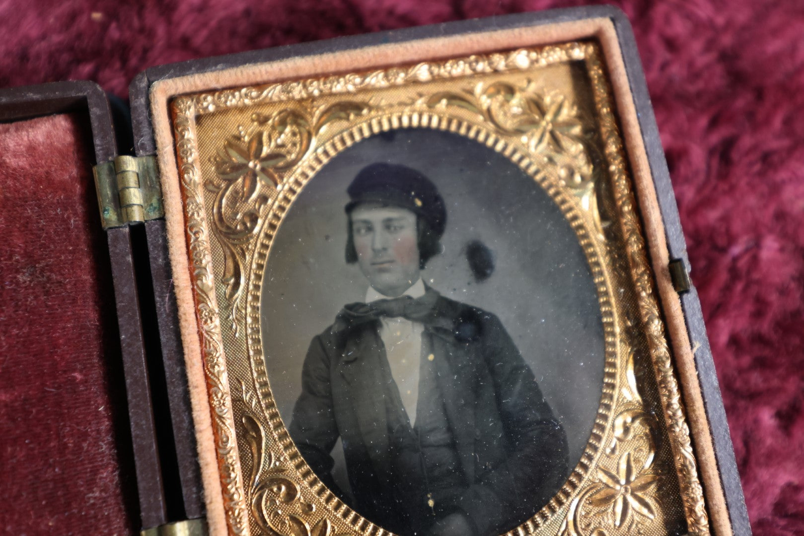 Lot 049 - Antique 6Th Plate Tintype Photograph Of Cross Eyed Man In Full Thermoplastic Case