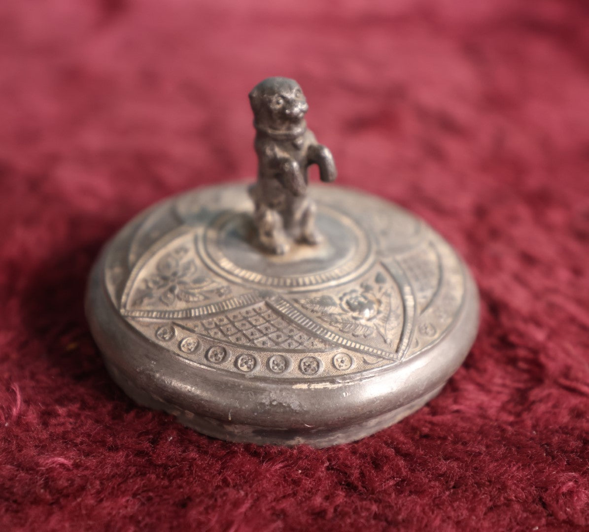 Lot 074 - Antique Silverplate Jar Lid With Begging Dog, Lid Only, Ornate