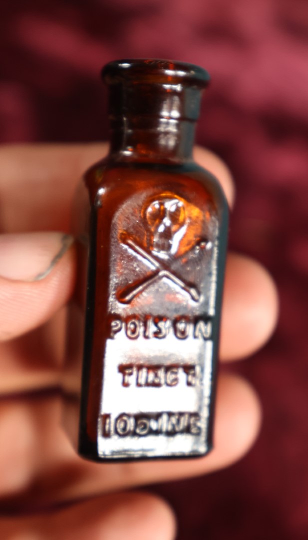 Lot 079 - Antique Poison Bottle, Tincture Of Iodine, Skull And Crossbones, Bottom Marked W Symbol, Very Small