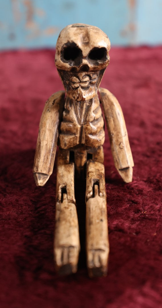 Lot 090 - Vintage Mexican Folk Art Carved Wooden Skeleton