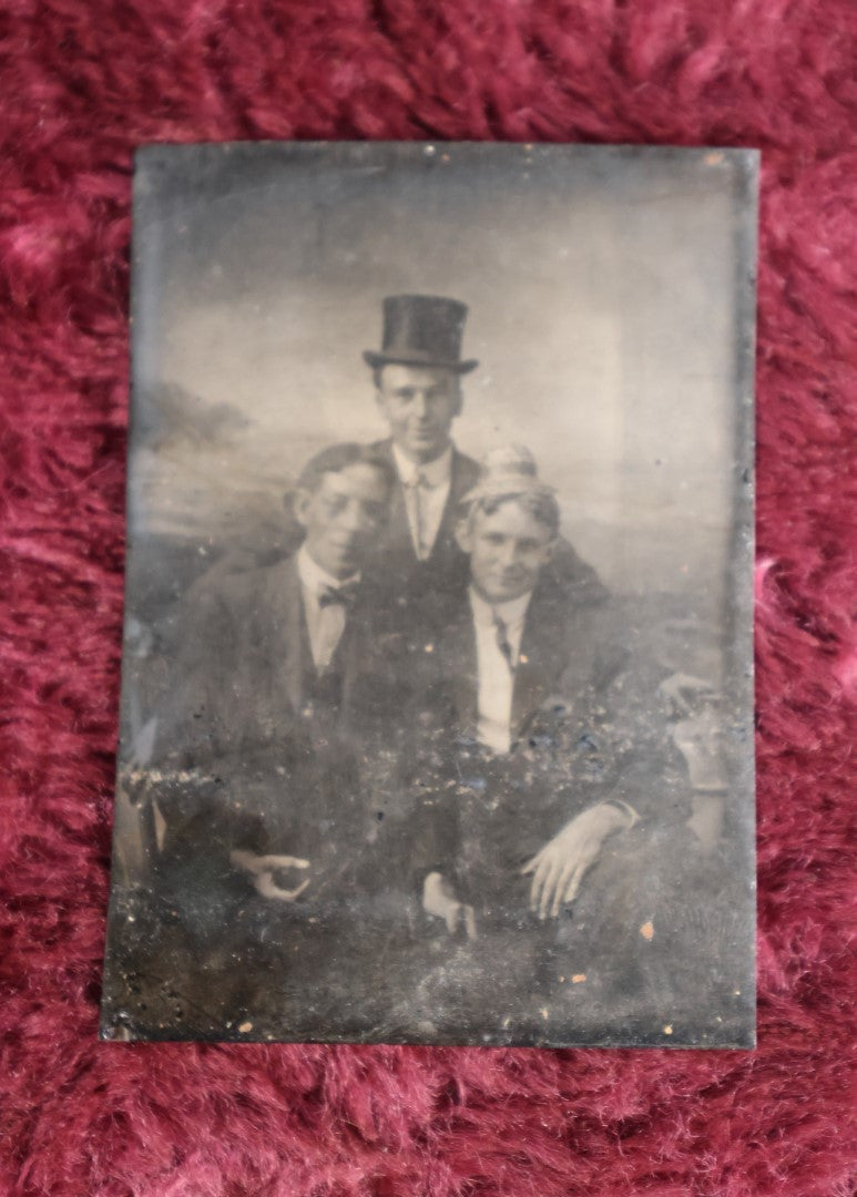 Lot 099 - Tintype Of Three Cheeky Men In Hats