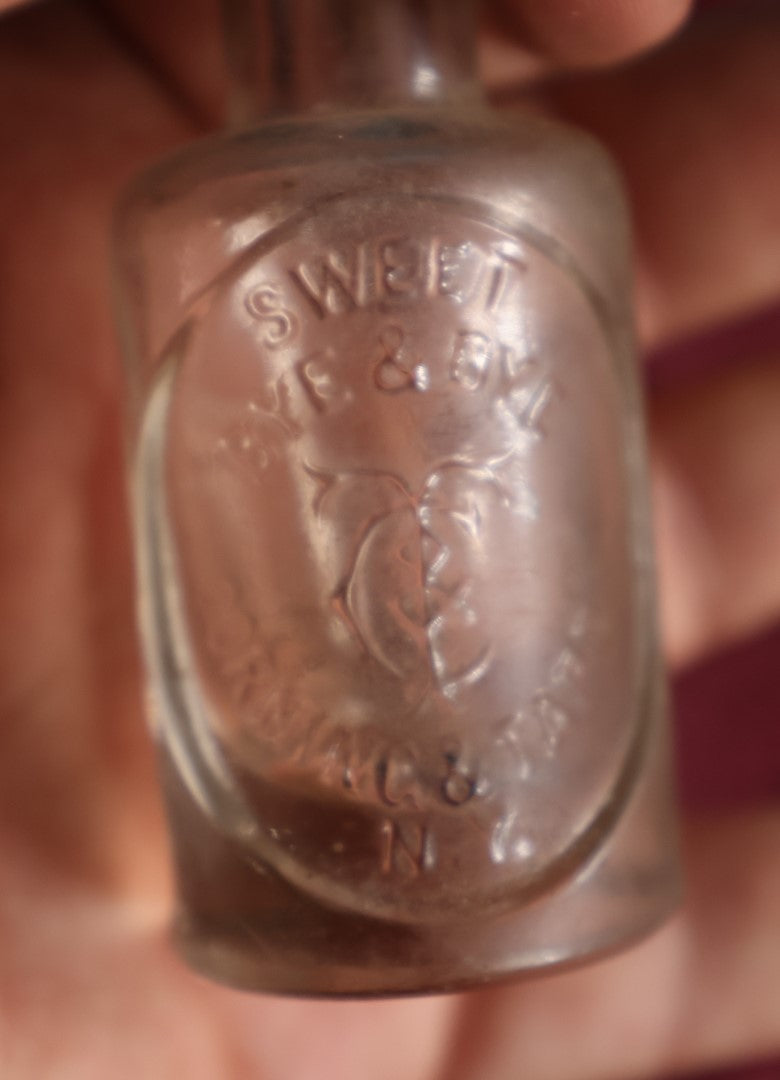 Lot 135 - Antique Sweet Bye & Bye Bottle