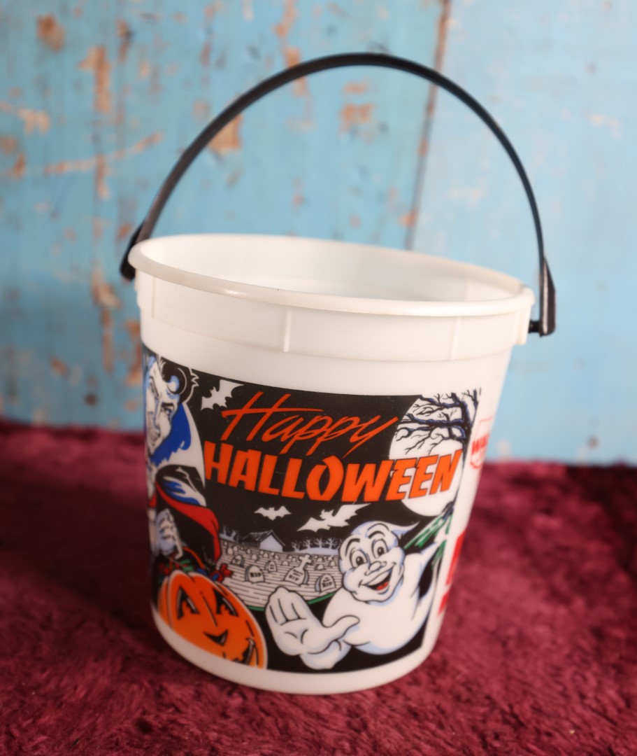 Lot 136 - Vintage Glow In The Dark Wal Mart And Coca Cola Promotional Halloween Candy Pale, Plastic