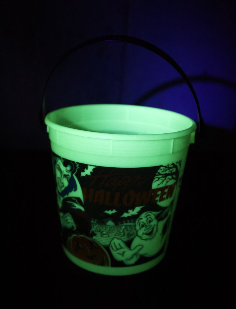 Lot 136 - Vintage Glow In The Dark Wal Mart And Coca Cola Promotional Halloween Candy Pale, Plastic