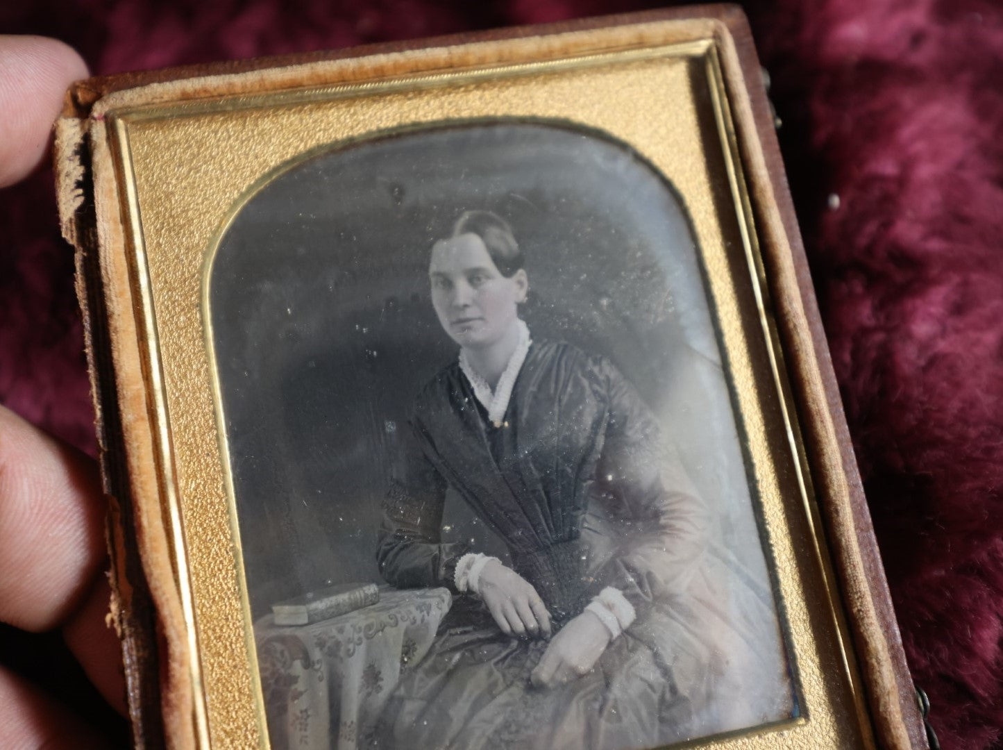 Lot 160 - Quarter Plate Daguerreotype Of Pretty Young Woman In Dress, Book On Table, Nice Half Leatherette Case With Floral Design