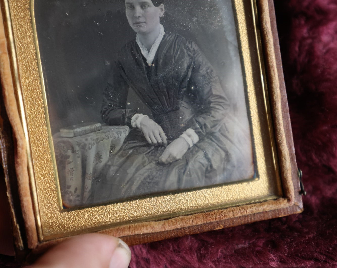 Lot 160 - Quarter Plate Daguerreotype Of Pretty Young Woman In Dress, Book On Table, Nice Half Leatherette Case With Floral Design