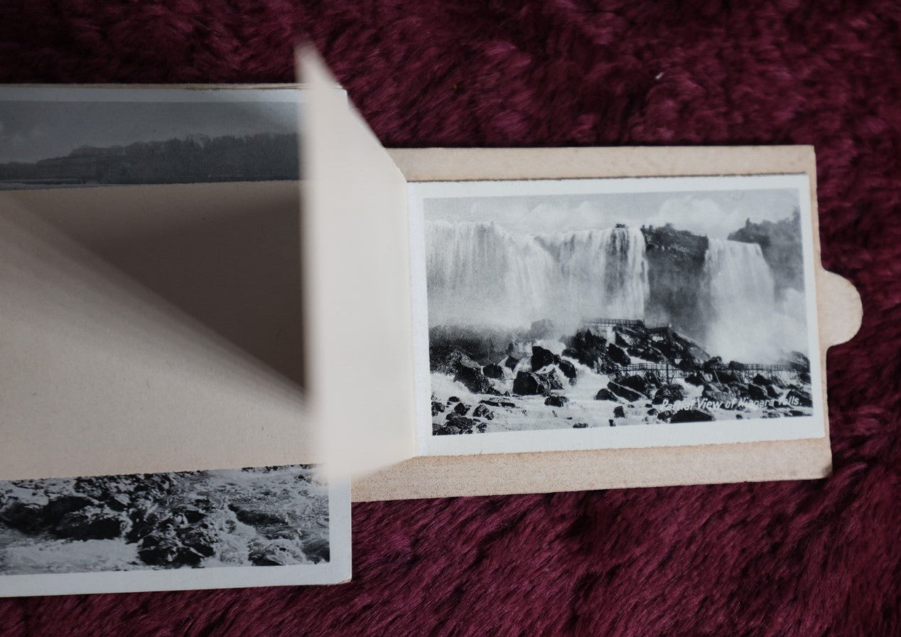 Lot 104 - Antique Niagara Falls Flip Book Mechanical Postcard, Horseshoe Falls, Canada, Published By F.H. Leslie Limited