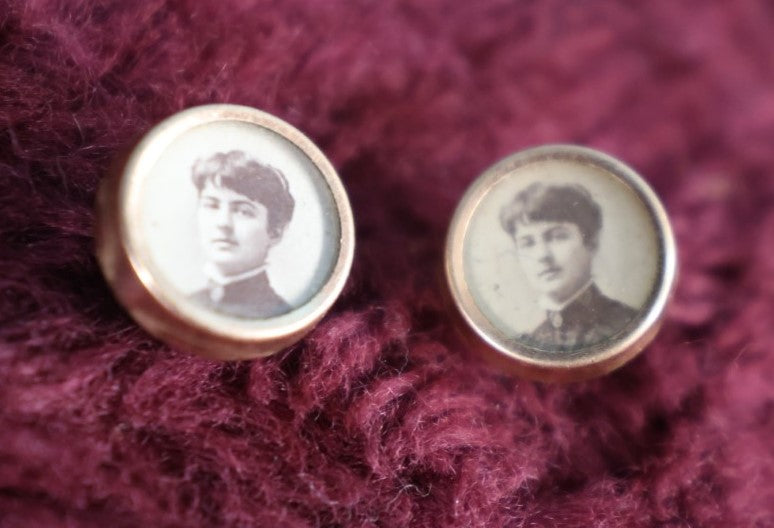 Lot 127 - Pair Of Tiny Antique Woman Portrait Photo Cdv Cuff Link Buttons 