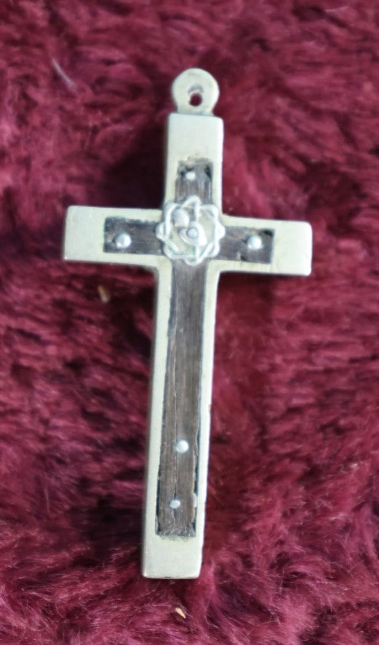 Lot 130 - Antique Wood And Metal Crucifix, Skull And Crossbones - Approximately 2.5"