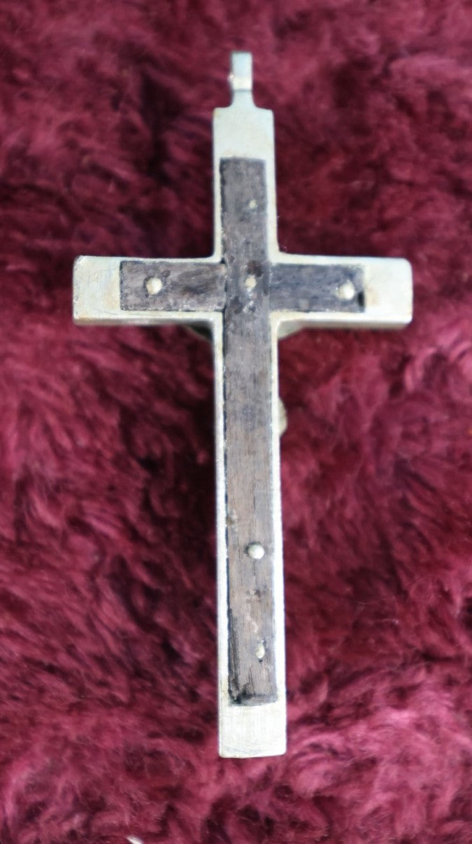 Lot 131 - Antique Wood And Metal Crucifix, Skull And Crossbones - Approximately 3.25"