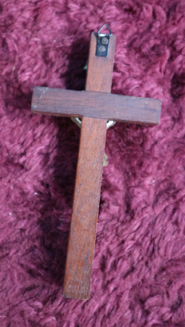 Lot 134 - Antique Wood And Metal Crucifix - Approximately 5"