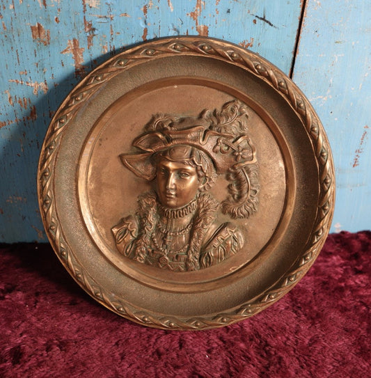 Lot 027 - Antique French Bronze Relief Plaque, Possibly By Gustav Grohe, Of Elegant Woman