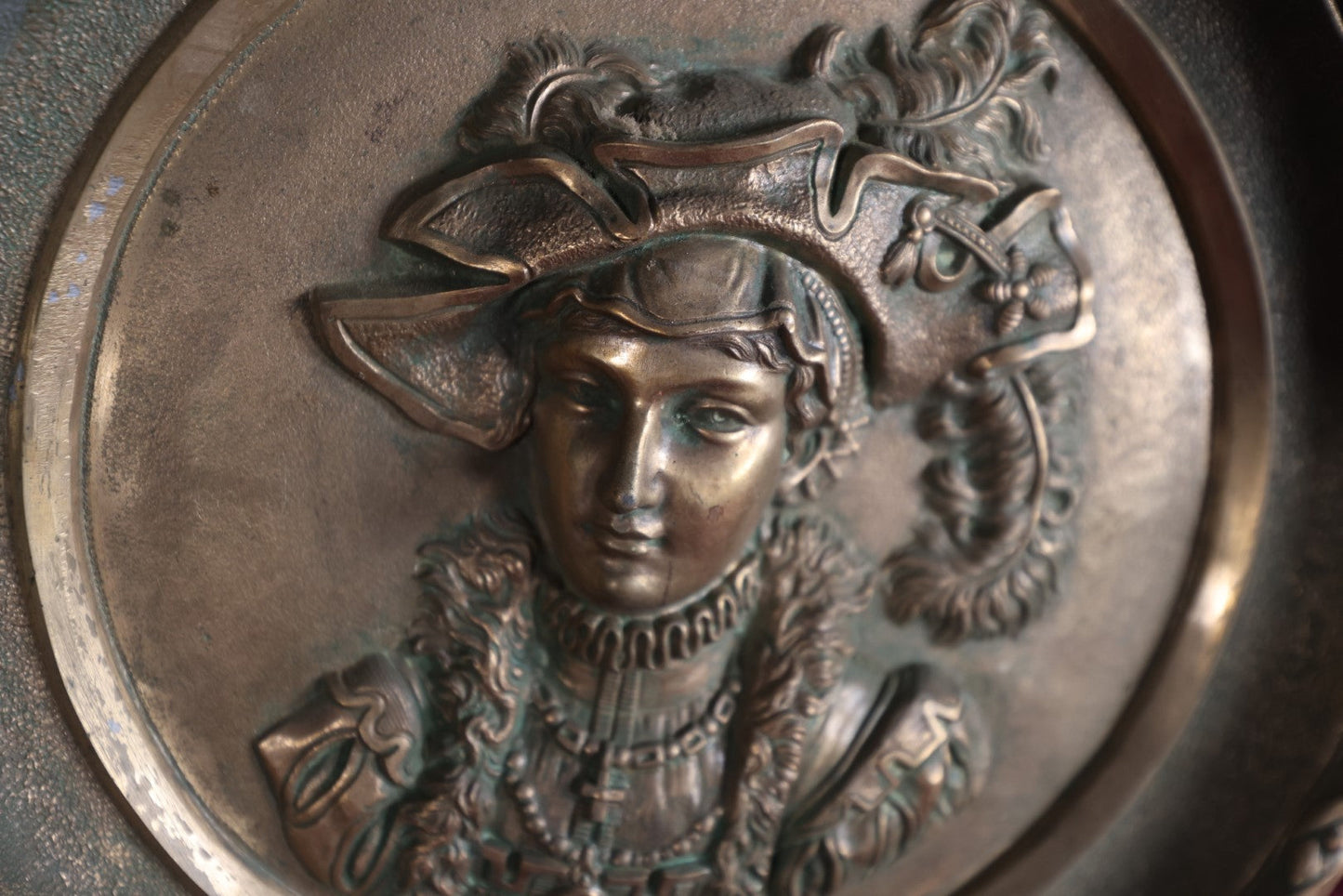 Lot 027 - Antique French Bronze Relief Plaque, Possibly By Gustav Grohe, Of Elegant Woman