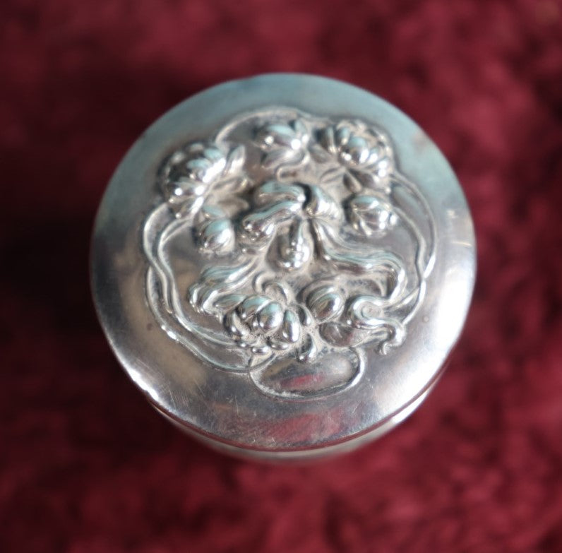 Lot 036 - Antique Art Nouveau Sterling Silver Powder Box With Woman Face Motif, Axe With Three X Hallmark, Attributed To Wm.B. Kerr & Co - Newark, Nj - Approx 1.55 Ounces Troy