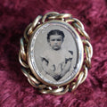 Lot 041 - Antique Tintype Brooch With Photo Of Small Child Behind Glass, Spinning Brooch, No Hair, But Probably Had Hair Originally, Pinback