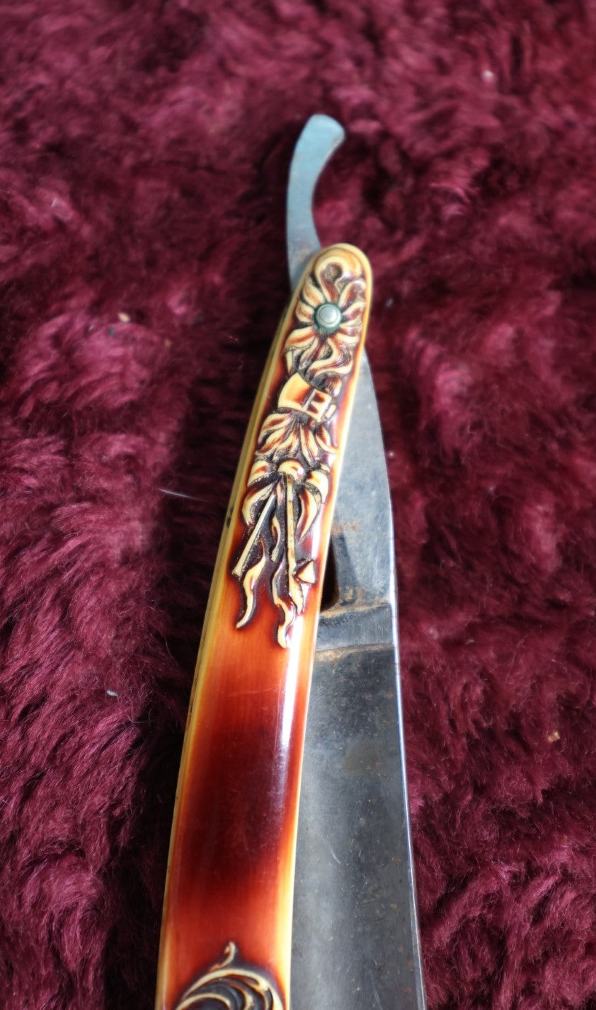 Lot 045 - Antique Barbershop Straight Razor With Native American Indian Brave Soldier Motif, Case Codes Not Match, No. 9302, By Clauss, Fremont, California