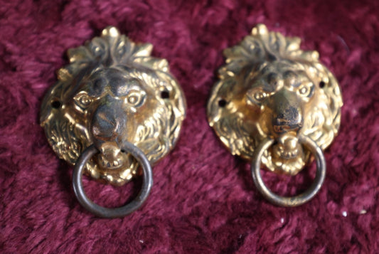 Lot 047 - Pair Of Antique Brass Tin Lion Head Drawer Pulls