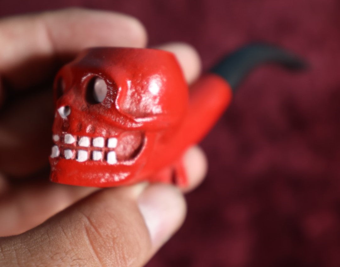 Lot 054 - Vintage Hand Carved Red Skull Briarwood Pipe