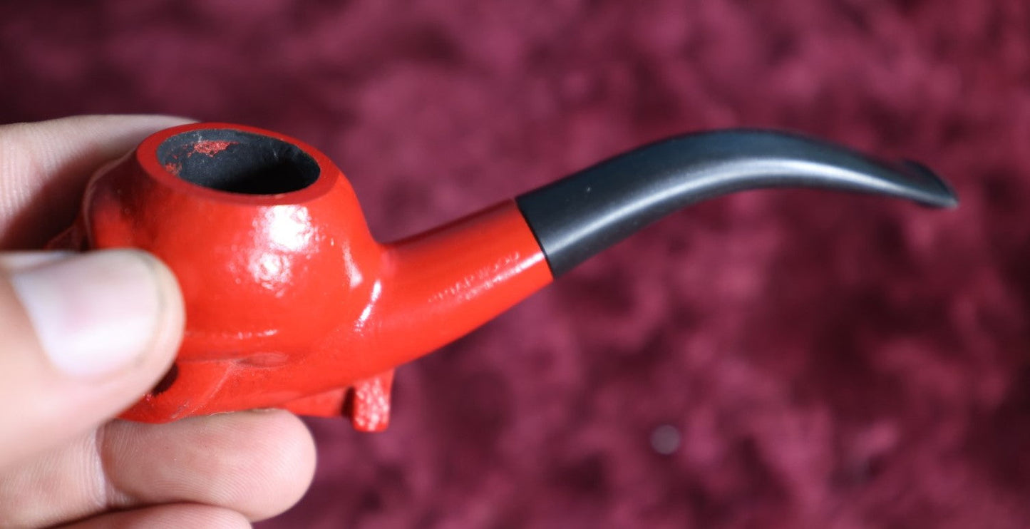 Lot 054 - Vintage Hand Carved Red Skull Briarwood Pipe