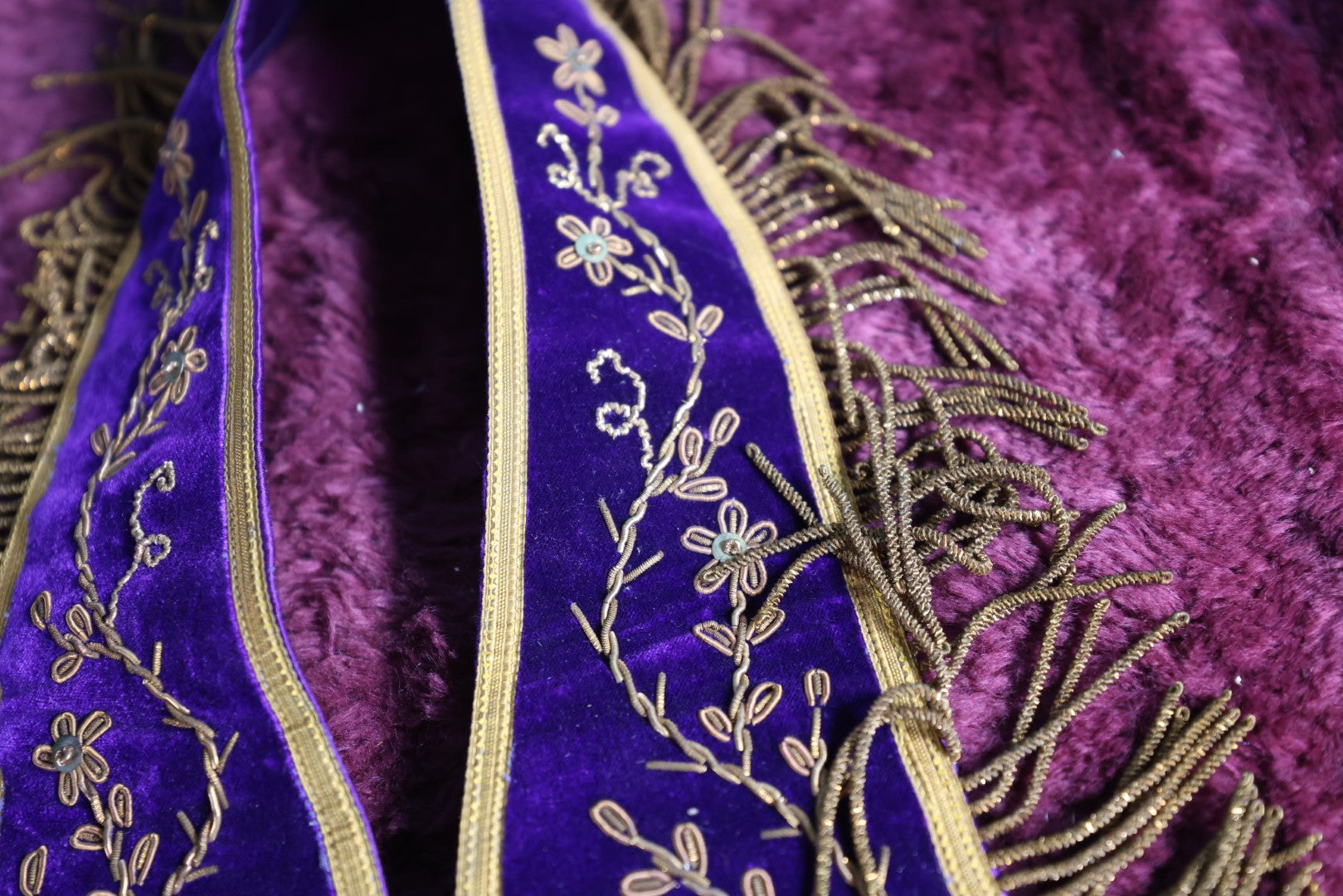 Lot 057 - Antique Purple Masonic Odd Fellows Rebekah Sash Collar, Lodge 35, Metal Embroidery, Belonged To Annie Goodrich, Manufactured By The Bruce Regalia Company, Worcester, Massachusetts