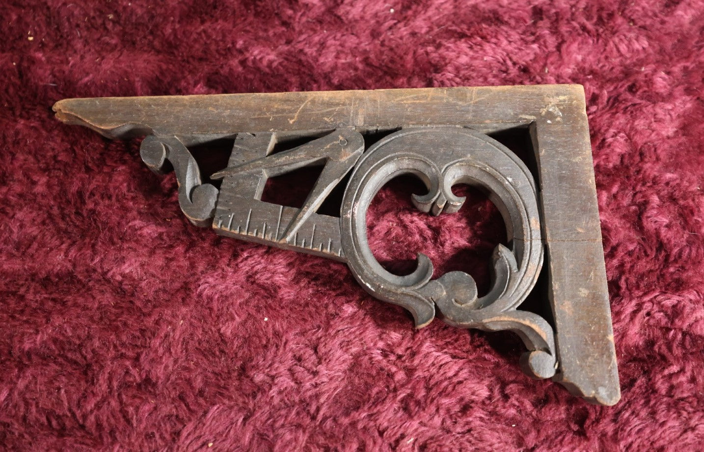 Lot 073 - Antique Hand Carved Folk Art Wooden Bracket With Masonic Freemasons Motif, Compass, And Square, Single