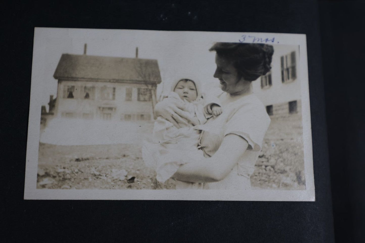 Lot 078 - Antique Early 20Th Century Snapshot Photo Album With Approximately 150 Photos Of Young Women, Children, Etc