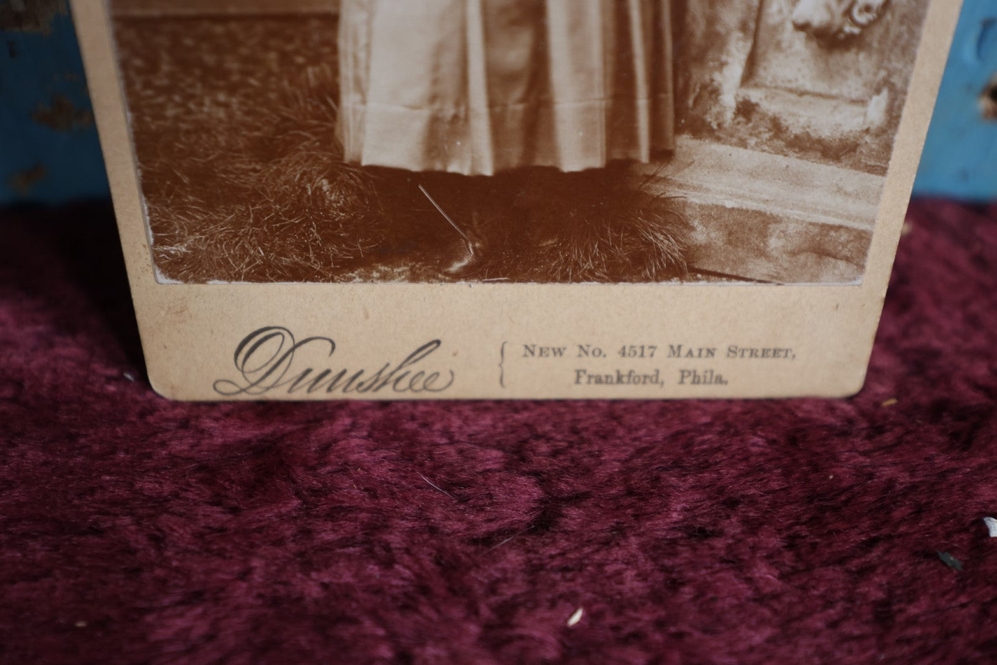 Lot 082 - Antique Cabinet Card Photo Of Young Child, Well Dressed, Against Pedestal With Carved Dog Head, Dunshee Photographer, Frankford, Pennsylvania