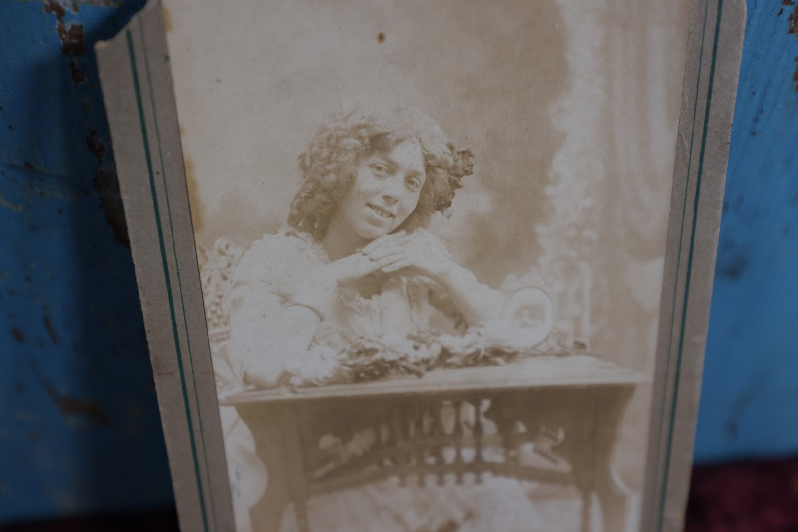 Lot 089 - Antique Cabinet Card Photograph Of Miss Hattie Fagan, Actress, Singer, Dancer, Photographed By Kern Brothers, New York, Note Losses To Corners