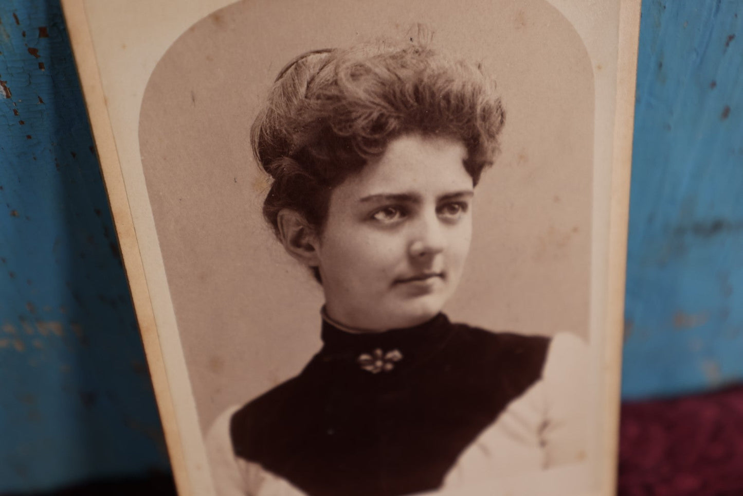 Lot 091 - Antique Cabinet Card Photograph Of Mrs. Frances Folsom Cleveland, Wife Of President Grover Cleveland, Photographed By C.M. Bell, Pennsylvania Avenue, Washington, D.C.